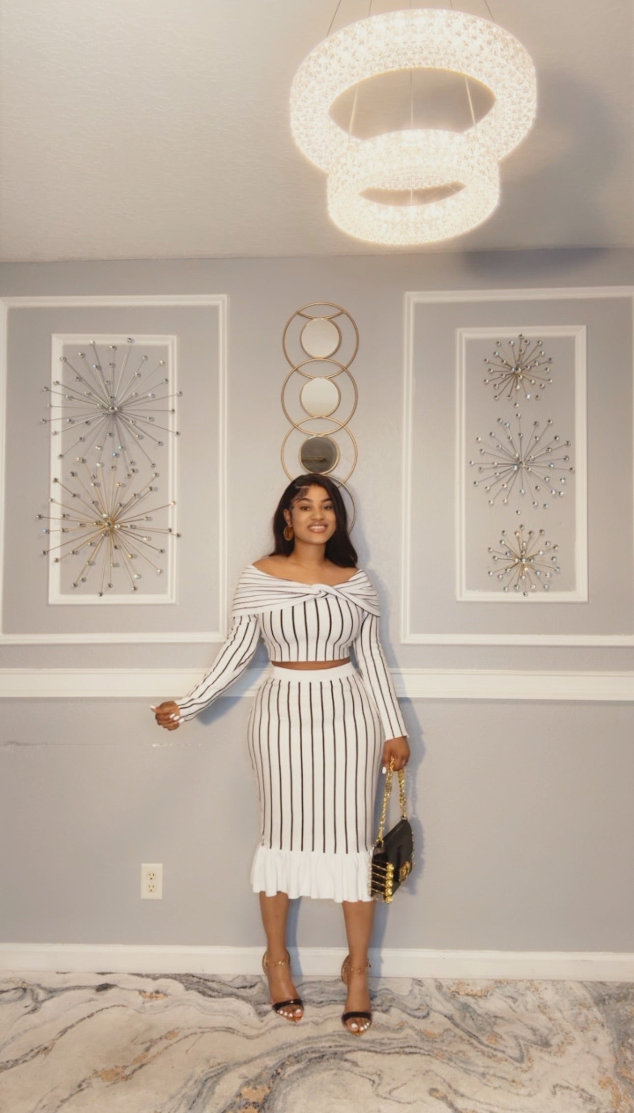 Black and white long sleeves striped skirt set